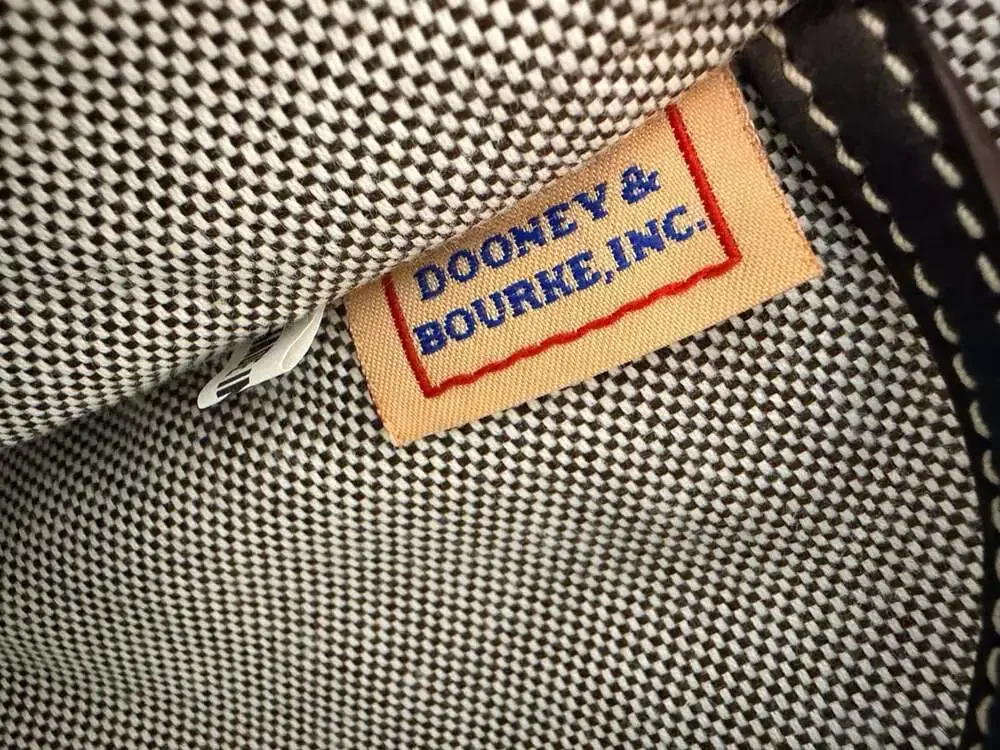 Dooney and Bourke bag set comes with glasses case ID...
